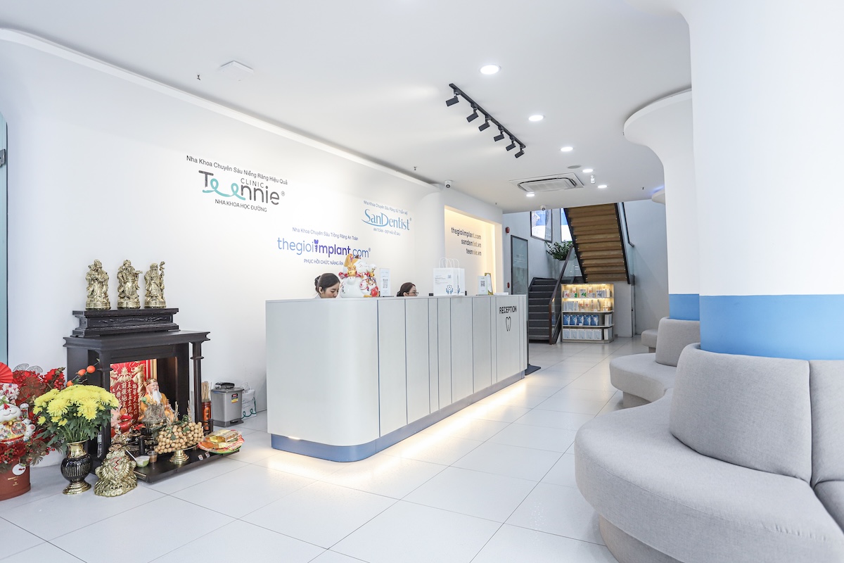 Sterile Implant Surgery Suite
