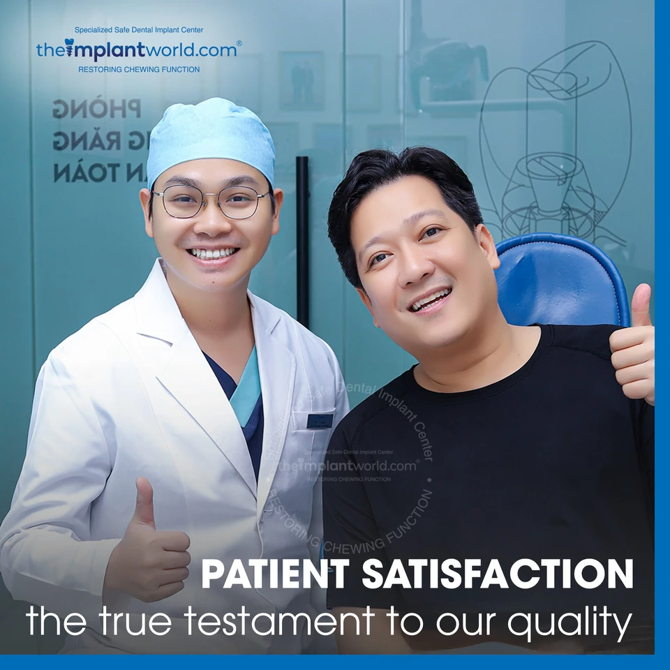 A patient's smile at Thegioiimplant.com